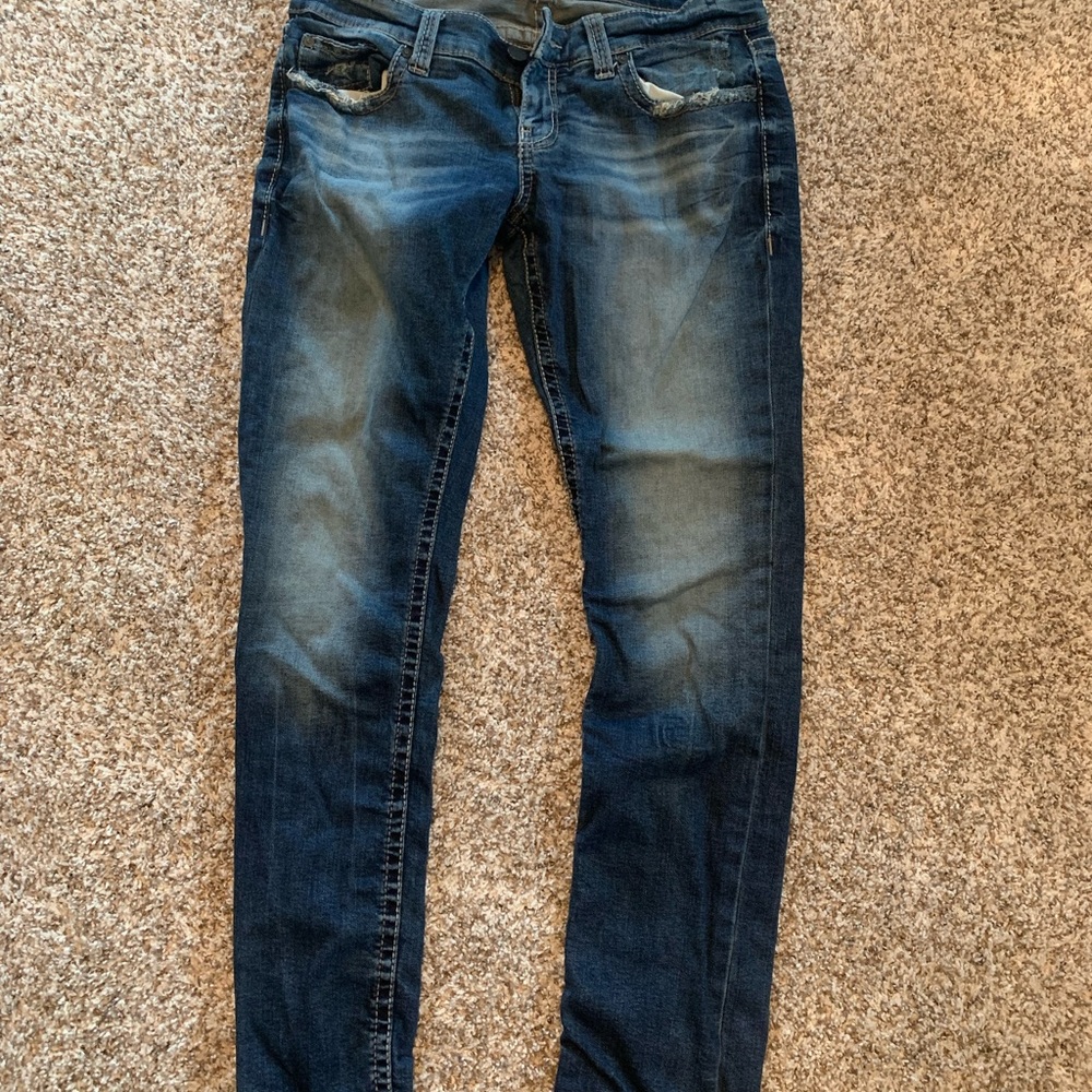 Like new Women Distressed BKE Jeans